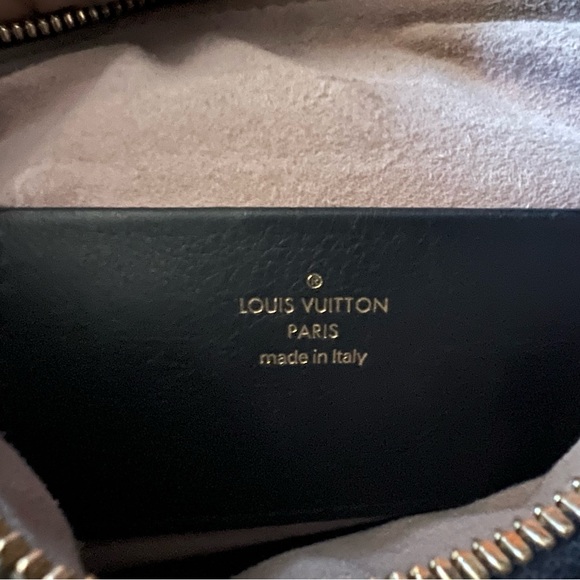 Authentic* LOUIS VUITTON Lambskin Embossed Monogram Speedy 22 Bandouliere Black - Picture 9 of 15